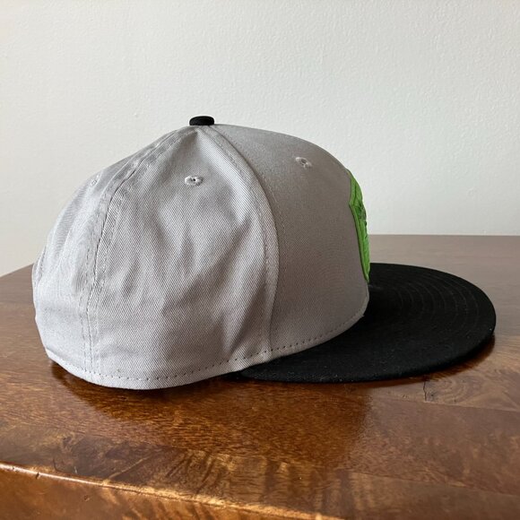 Famous Stars Y2K Gray Snapback hat O/S in GUC - Picture 4 of 9